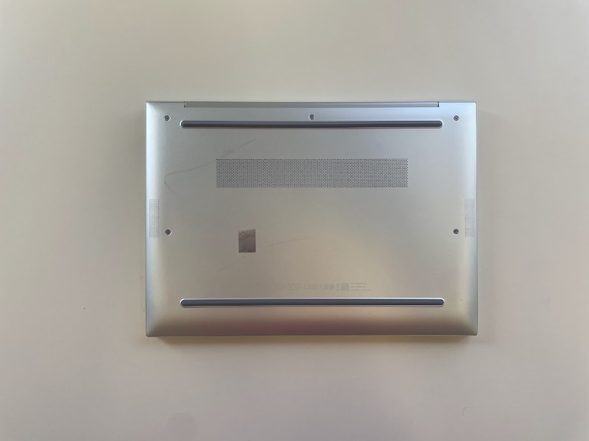 Prenosnik HP Elitebook 840 G11 - Scratched bottom cover / Ultra 5 / RAM 16 GB / SSD Disk / 14,0″ WUXGA