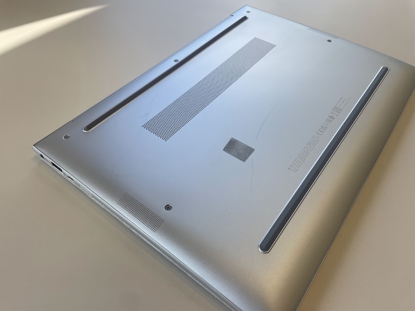 Prenosnik HP Elitebook 840 G11 - Scratched bottom cover / Ultra 5 / RAM 16 GB / SSD Disk / 14,0″ WUXGA