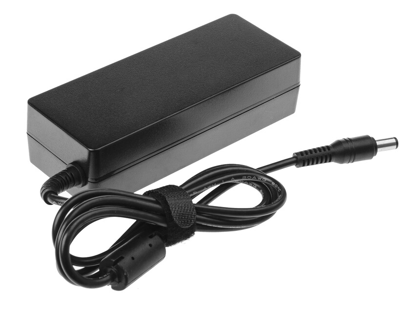 Green Cell PRO polnilec / AC Adapter 15V 5A 75W za Toshiba Tecra A10 A11 M11 Satellite A100 P100 Pro S500 (AD29P)