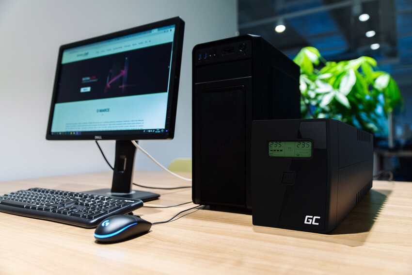 Green Cell PowerProof UPS Micropower 600VA with LCD display (UPS01LCD)